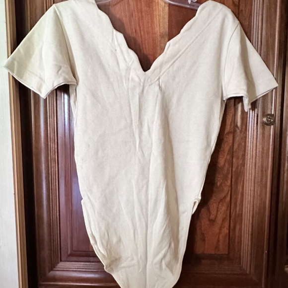 Bodysuit Ivory Women’s Size Medium NEW with Tag - Picture 2 of 4